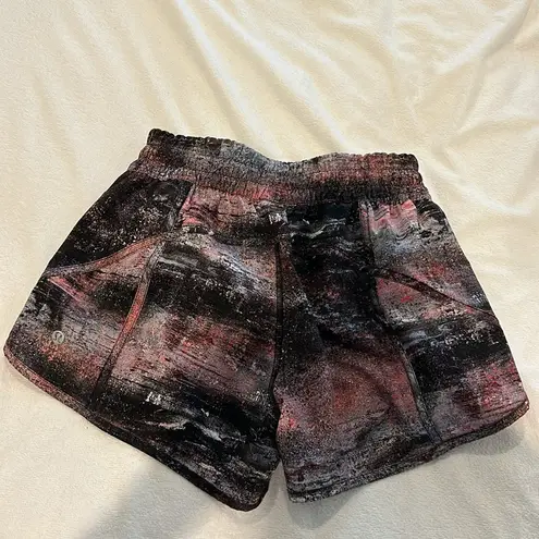 Lululemon  Tracker Shorts-Printed