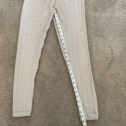 Women’s Leggings/High Waisted Yoga Pants Textured Gray Fabric Size M NEW Size M