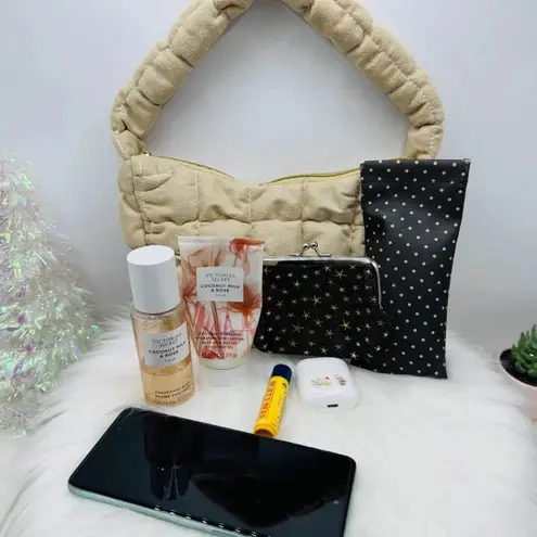 Cloud Feel Puffer Quilted Soft Fabric Material Hand Bag in tan