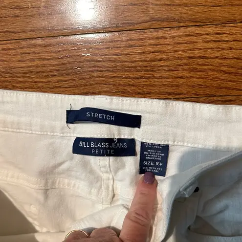 Bill Blass White denim stretch capris.  brand. Size 16P