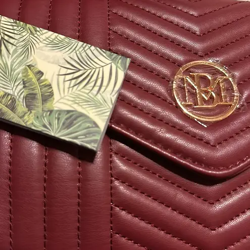 Badgley Mischka V Quilting Center Quilted Vegan Leather w/ Gold Chain Crossbody