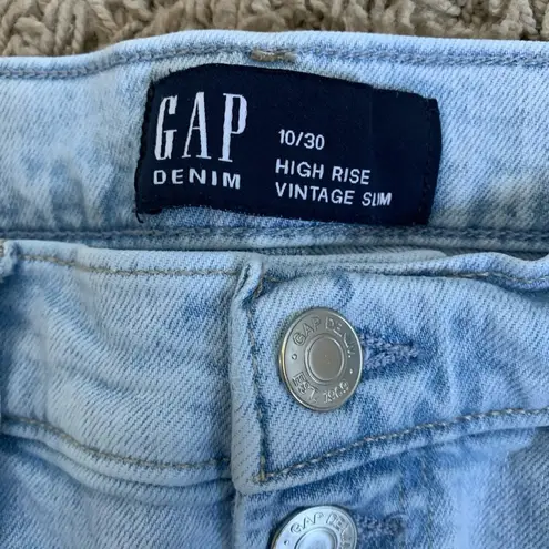 Gap 10/30 button fly slim fit cutoff denim jean shorts.