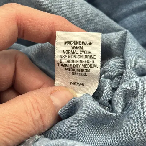 Boutique Plus NWT Blue Chambray Off