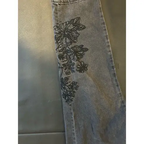 American Eagle  Outfitters Black Mom Jeans Size 12 Embroidery Boho Floral