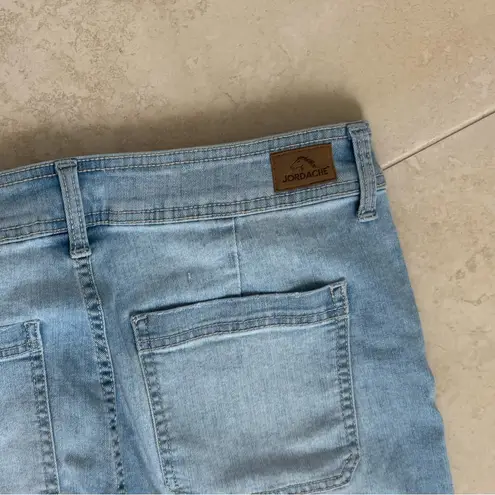 Jordache Women’s Wide-Leg Jeans – Size 8 – Light Wash Denim