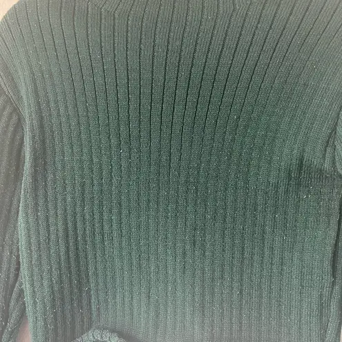 Women’s dark green knit cropped sweater