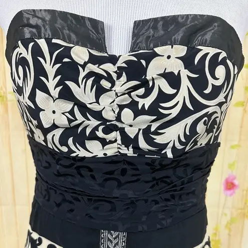 Nicole Miller  Collection Black Silk Strapless Dress Size 2