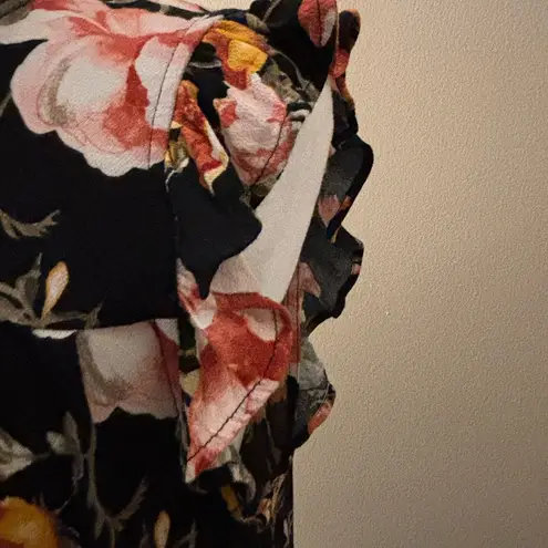 American Eagle  Outfitters Black Floral Ruffled Blouse Size M