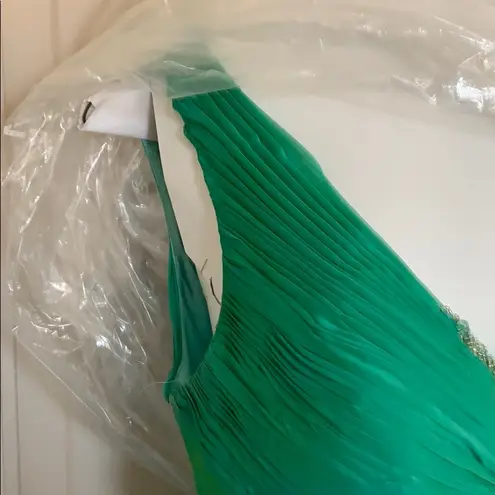 Morrell Maxie Teal Silver Prom Dress with Train Size 6