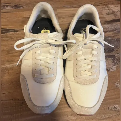 Kizik Milan Bone Women’s Size 8.5 White