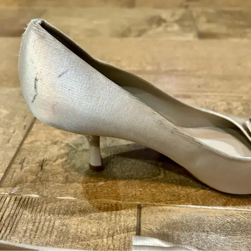 Delman Women’s Silk Peep Toe Pumps with Bows Champagne Size 9.5 FLAW