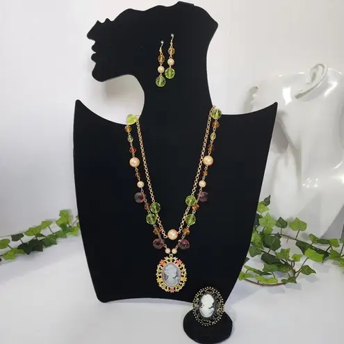 Crystal Glass Bead Cameo Necklace Earrings and Stretch Ring Set Green