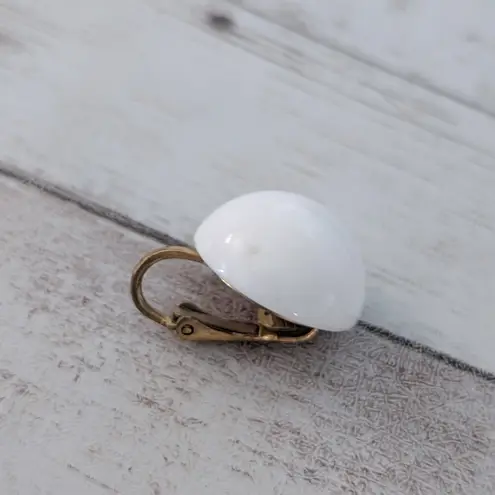 Vintage Clip On Earrings Slightly Under 0.75" Retro White