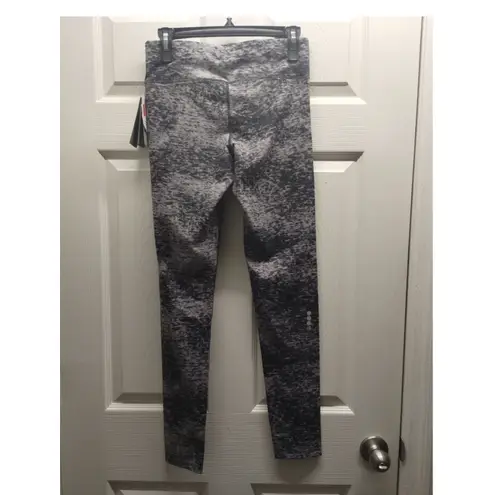 Bench  NWT Women's Size Medium UPF 40+ Reflective Elements Athleisure Leggings thumbnail 3