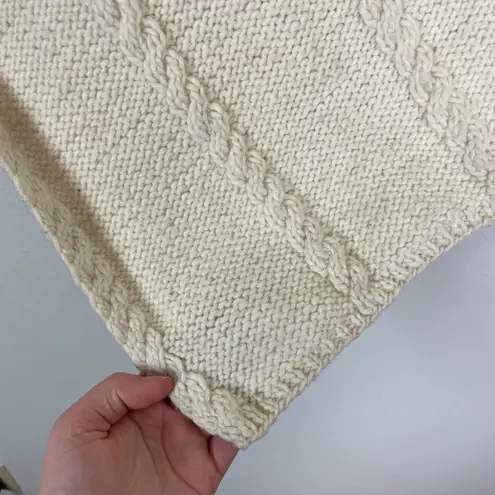 Ande Wear Woman's OS White Cable Knit Wool Blend Made in Ecuador Poncho Size undefined