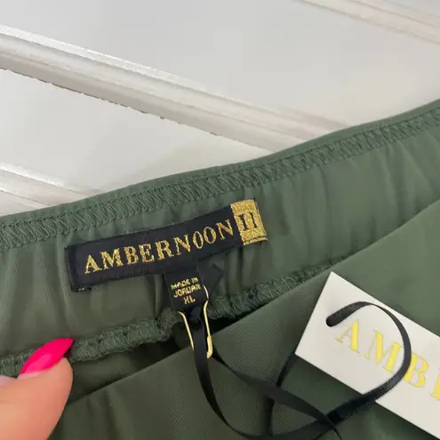 NWT AmberNoon II by Dr. Erum Ilyas SunKnit UPF 50 Wide