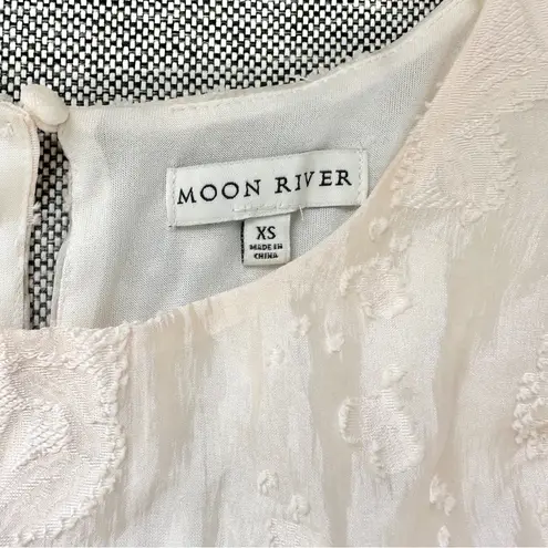 Moon River  Geneva Cream Puff Sleeve Blouse