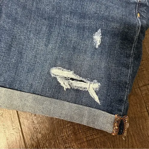 Old Navy New With Tags  Mid Rise Size 8 Blue Jean Shorts Distressed 5” Inseam