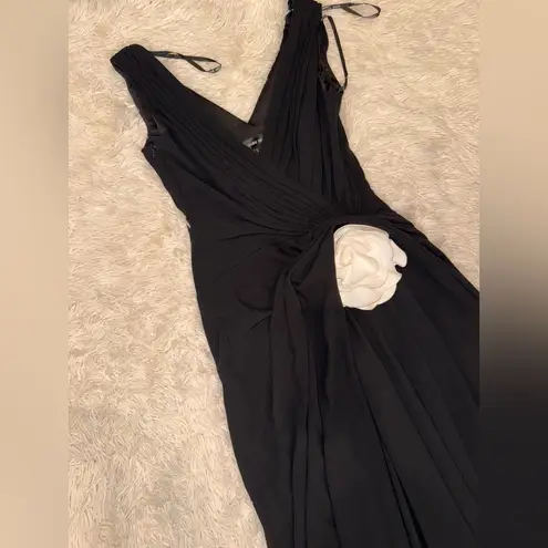 Tadashi Shoji NWOT Rosette Detail Sleeveless A-Line black and ivory Gown sz S