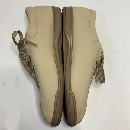 Easy Spirit Women Tan API Walking Comfort Lace Shoe Leather Sneaker S-032 Sz 10