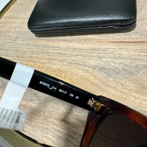 Salvatore Ferragamo brown cat eye sunglasses π¦