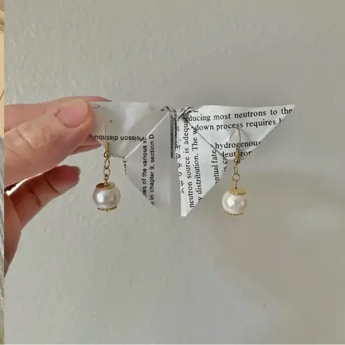 Dangle Pearl Earrings Vintage “Honey” Classic Minimal Simple Elegant Feminine White