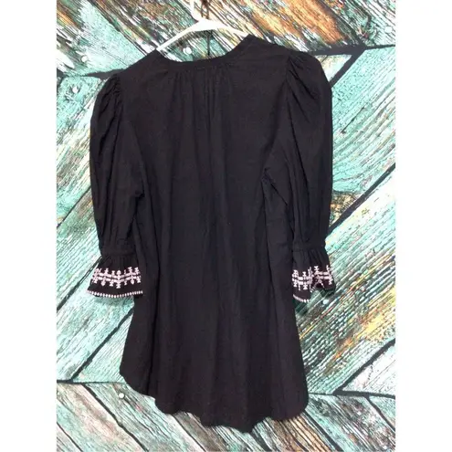 Esley NWT  Bohemian Boho Top Black With White Embroidery Size Small