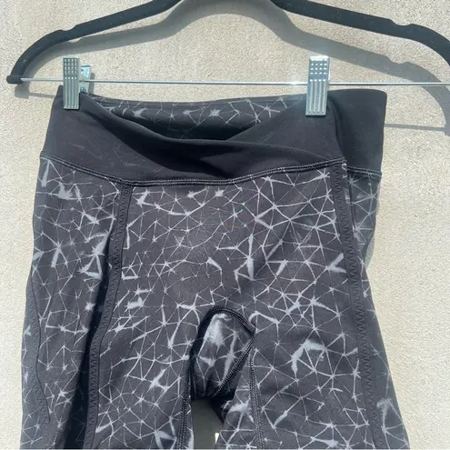 Lululemon  Pedal Pace Coal Black Print Bikers Short Star Crushed