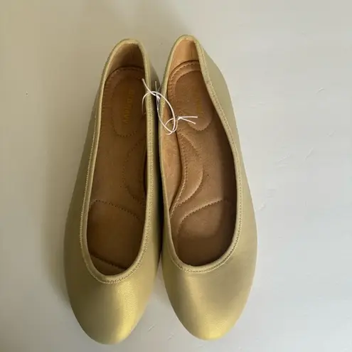 Old Navy  Women’s Gold  Soft Ballet Flat Sz 10