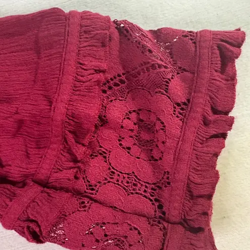 Crown & Ivy  Red Ruched 3/4 Sleeve Blouse