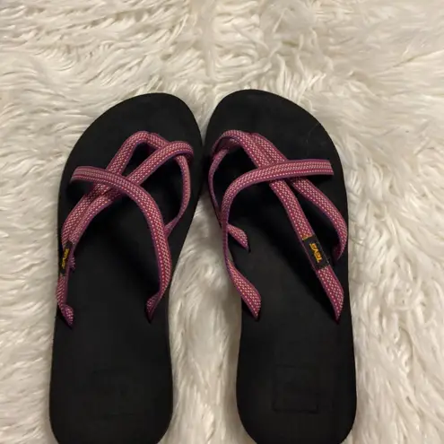 Teva  Sandals size 9 excellent condition please see all pictures