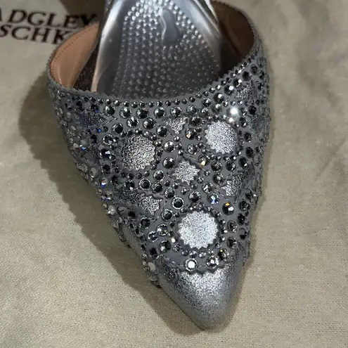 Badgley Mischka Silver Embellished Heels size 7
Wedding, quinceanera, party