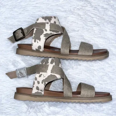 Very G Jayla Tan Cow Print Sandals 6.5 NWOT
