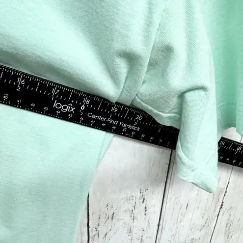 Vintage Blouse Women Chest 39" Medium Graphic Crewneck Short Sleeve Tee Shirt Green