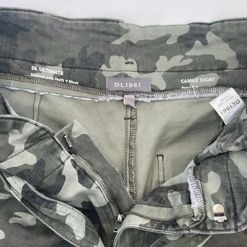 DL1961  Premium Denim Camile Belted Paper Bag Shorts Camo Women's Camo Size 26