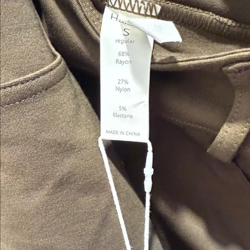 Halara NWT Brown Women's stretch Skirt size S. Flat front pockets midi w/slit