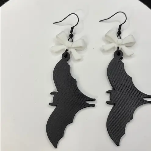 Bat Earrings with White Bow – Cute Spooky Halloween Jewelry Black