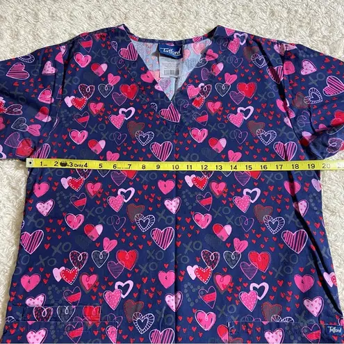 Tafford Vibrant XOXO Hearts Women's V Neck 3