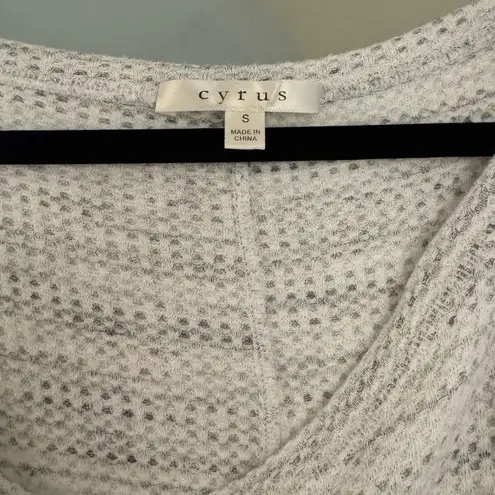 Cyrus Women's Oversized Knit Top Cream Gray Long Sleeve Casual