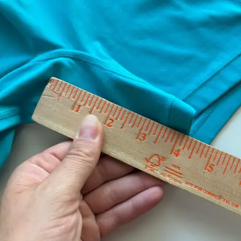 Greyson Women's Turquoise Blue Athletic Biker Shorts With Pockets