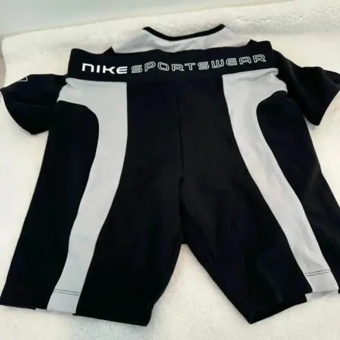 Nike  Women's Dri-Fit tight Fit Spandex set Shorts size S