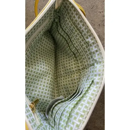 Isaac Mizrahi Zip Women’s Wristlet Tan Yellow Green Leather Multi Pocket