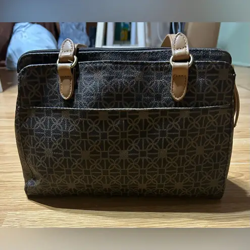 🏷️🏷️Super clean Med size handbag/purse neutral lots of pockets/sections Brown