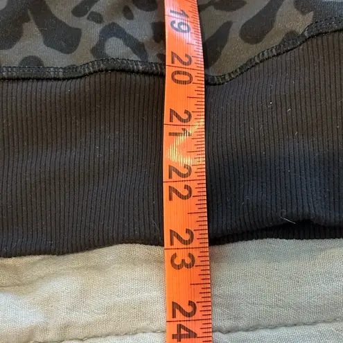 Lululemon  Namaskar Cheetah Animal Print Hoodie size 4 - Image 13