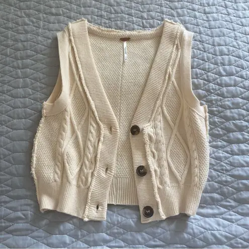 Free People  Denson Womens Cable Vest in Cream