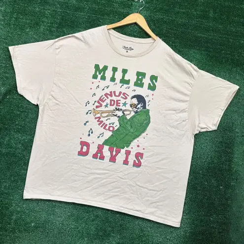 Miles Davis Venus de Milo Jazz Trumpet Icon Oversized T-Shirt Size XXL