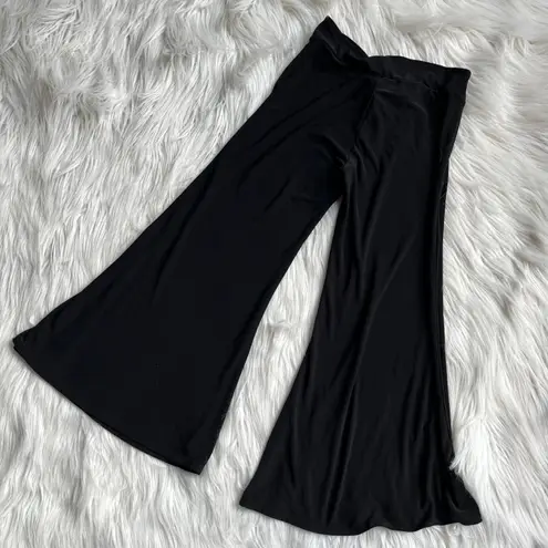 Marciano Guess 2000’s Black Culotte/Cropped Low Rise Knotted Pants