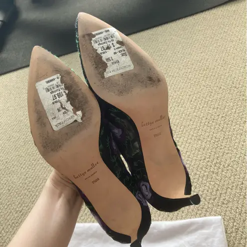 Bettye Muller Purple Embroidered Flowers Women's High Heels Size 7.5 Shoes EUC