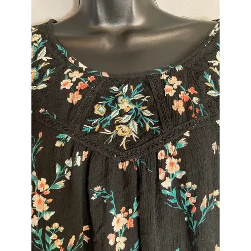 Mason & Belle black floral crinkle blouse Size M