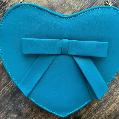 Companiafantastica teal blue heart shaped purse